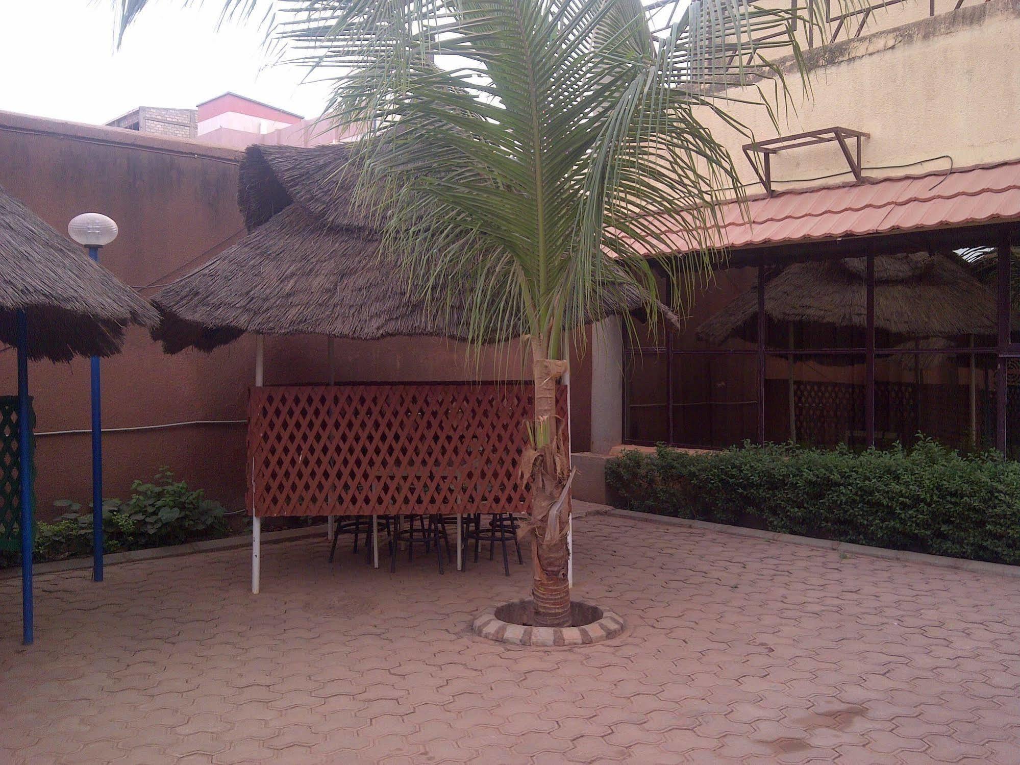 Ouaga Beach Hotel Ouagadougou Eksteriør bilde